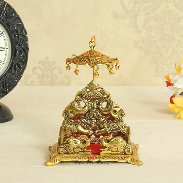 Golden_Big_Singhasan_With_Umbrella_For_Home_Pooja_Items,_7_Inch
