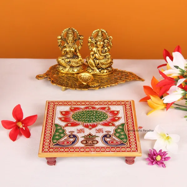 Multicolor_Puja_Chowki_In_Marble_With_Peacock_Design,_6_Inch