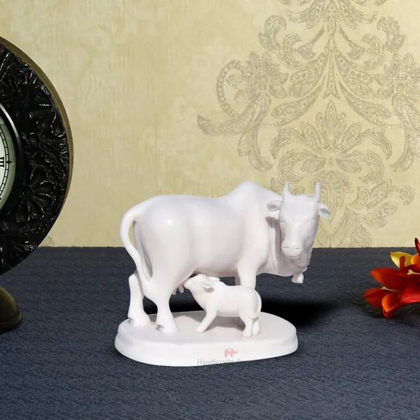 White_Carved_Resin_Cow_With_Baby_Showpiece,_3_Inch