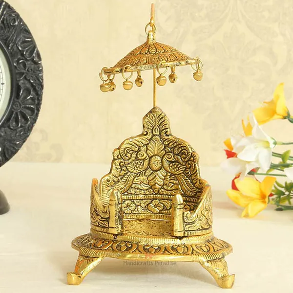 Golden_Oval_Shaped_Singhasan_With_Intricate_Design