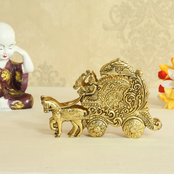 Golden_Coaster_Set_Placed_In_A_Chariot_Antique