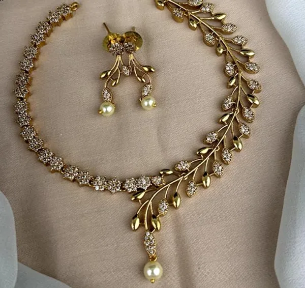 Golden_Beautiful_Floral_Design_Choker_Set_For_Women