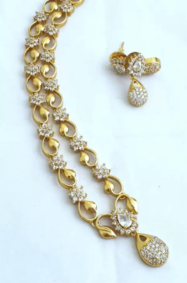 Golden_Gorgeous_Leaf_Elite_Necklace_Set_For_Women