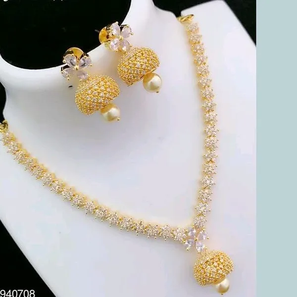 Golden_Bestseller_Design_Short_Cocktail_White_Necklace_Set_For_Women