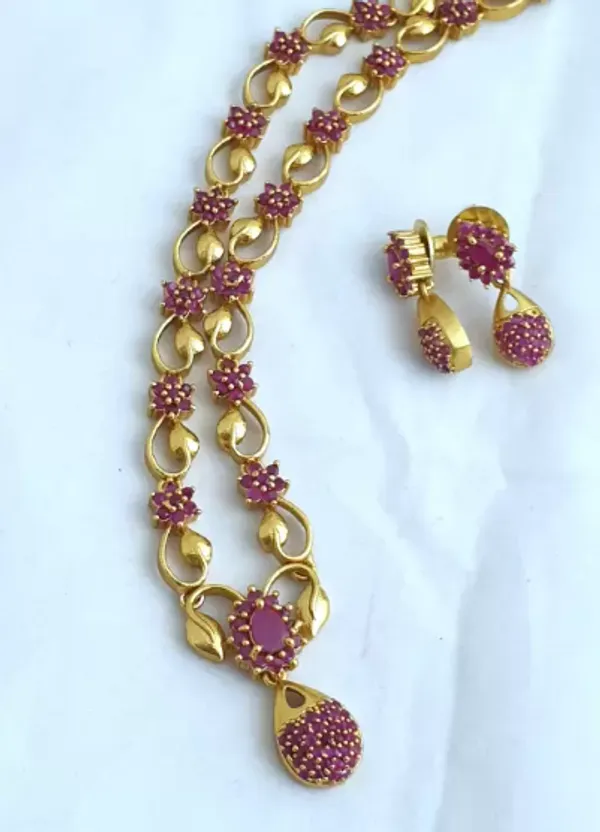 Red_Semi_Flower_Design_Necklace_Set_For_Women