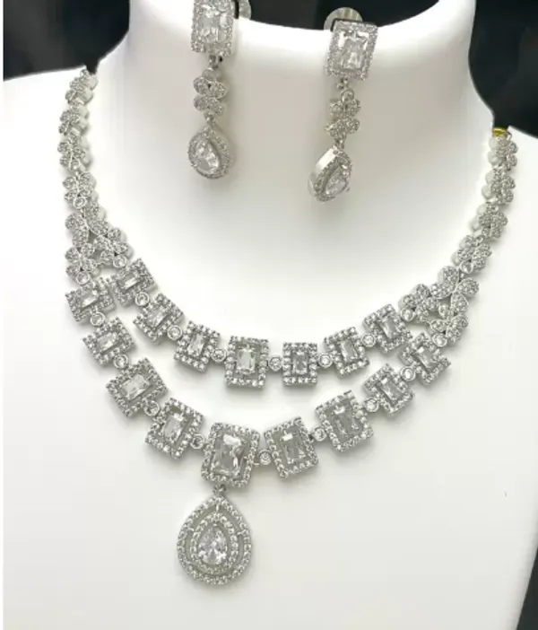 White_Classic_Ad_Stone_Necklace_Set_For_Women