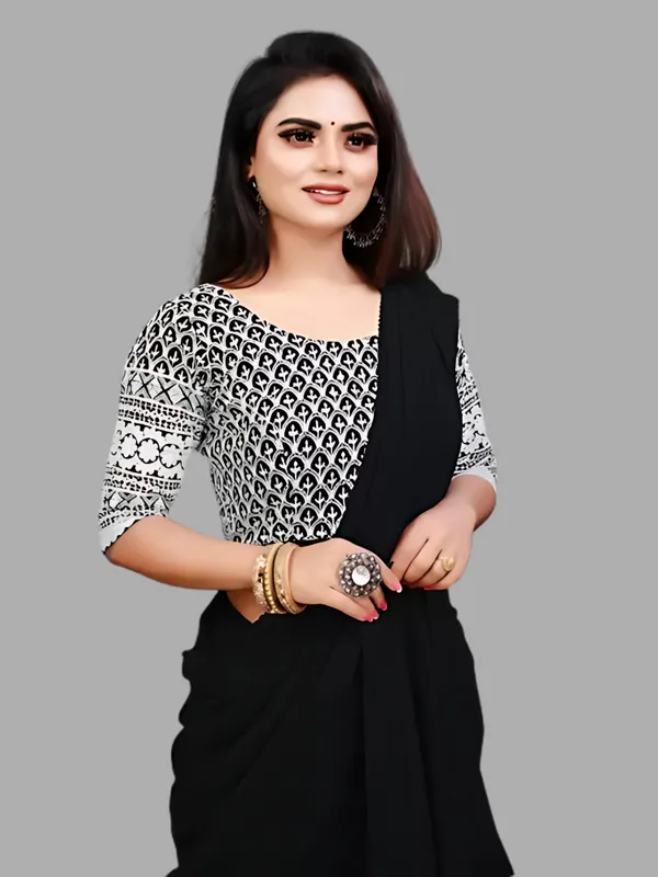 Black_Georgette_Solid/Plain_Party_And_Festive_Bollywood_Pure_Saree_With_unstitched_Blouse