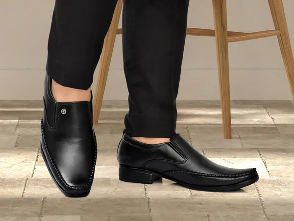 Black_Synthetic_Leather_Shoes_For_Men