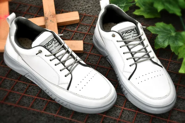 White_Artificial_Leather_Canvas_Shoes_For_Men