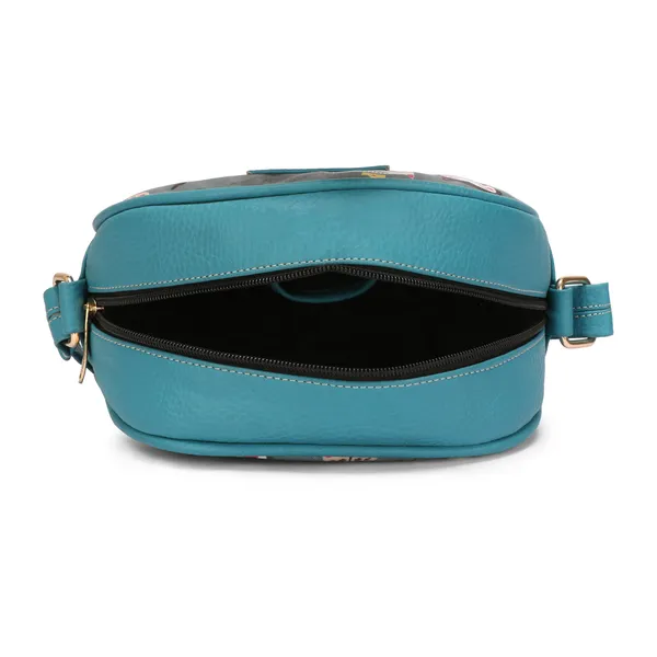 Multicolor_Cross_Body_Fancy_Canvas_Bag_With_Three_Zipper_Compartments