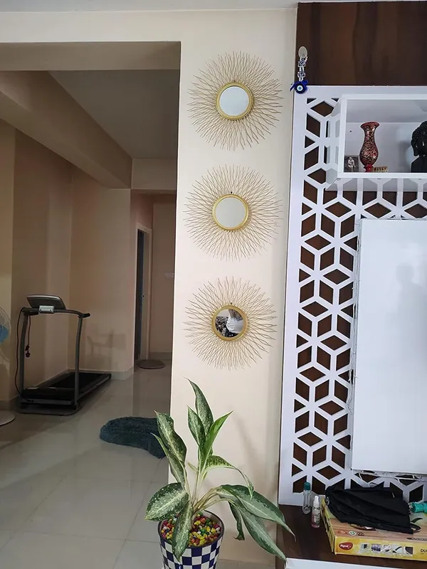 Pack_of_3_Gold_Sun_Rising_Design_Round_Wall_Mirrors_–_Alloy & Steel Frame