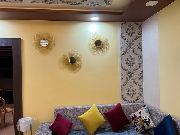 Pack_of_3_Gold_Sun_Rising_Design_Round_Wall_Mirrors_–_Alloy & Steel Frame