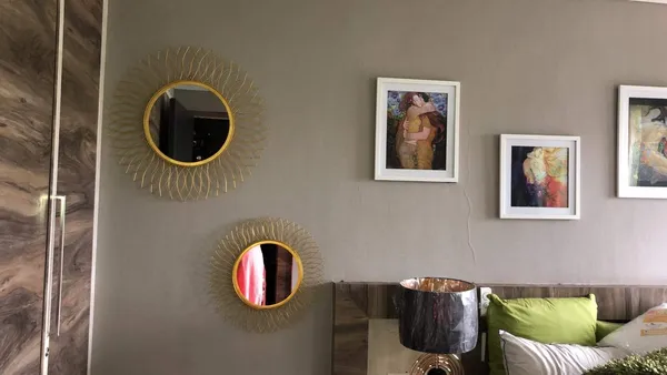 Gold_Beautiful_Modern_Designer_Sunflower_Iron_Decorative_Wall_Mirror