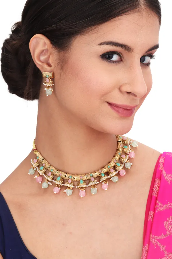 Royal_Quartz_Pendant_Necklace_With_Earrings_For_Women_|_Golden