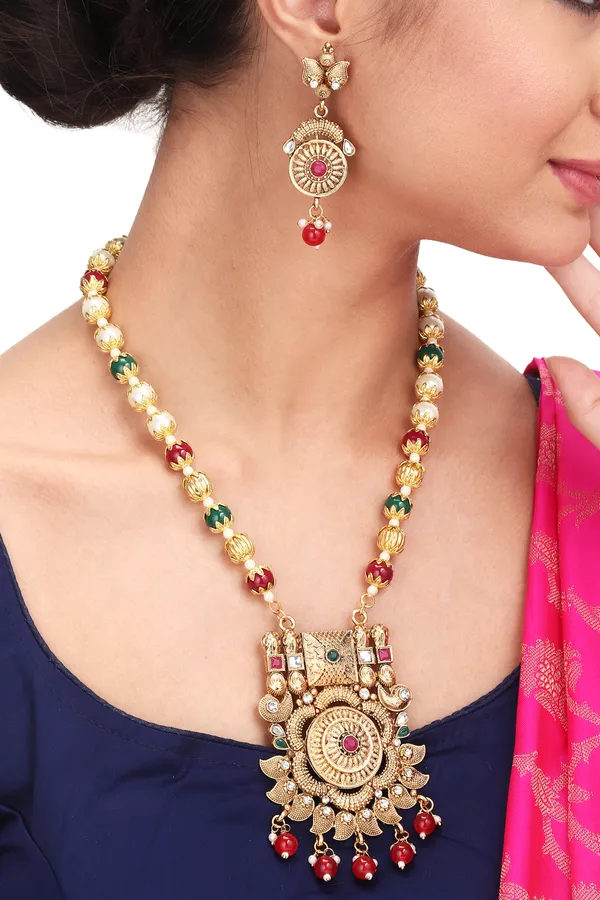Antique_Pendant_Necklace_With_Earrings_For_Women_|_Golden