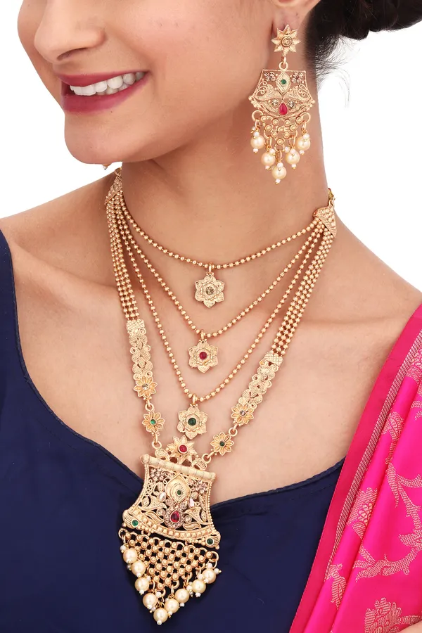 Trendy_Minimalist_Chain_Necklace_With_Earrings_For_Women_|_Golden