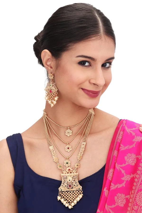 Trendy_Minimalist_Chain_Necklace_With_Earrings_For_Women_|_Golden