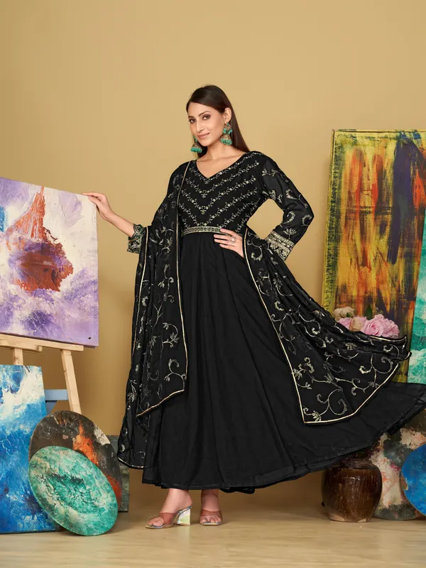 Black_Crepe_Anarkali_Suit_For_Women