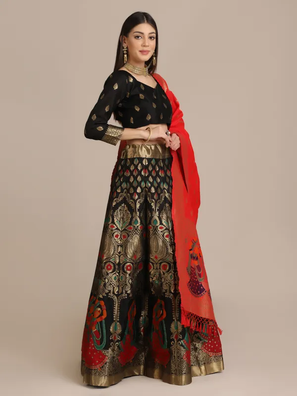 Black_Zari_Lehenga_Choli_With_Dupatta_For_Women
