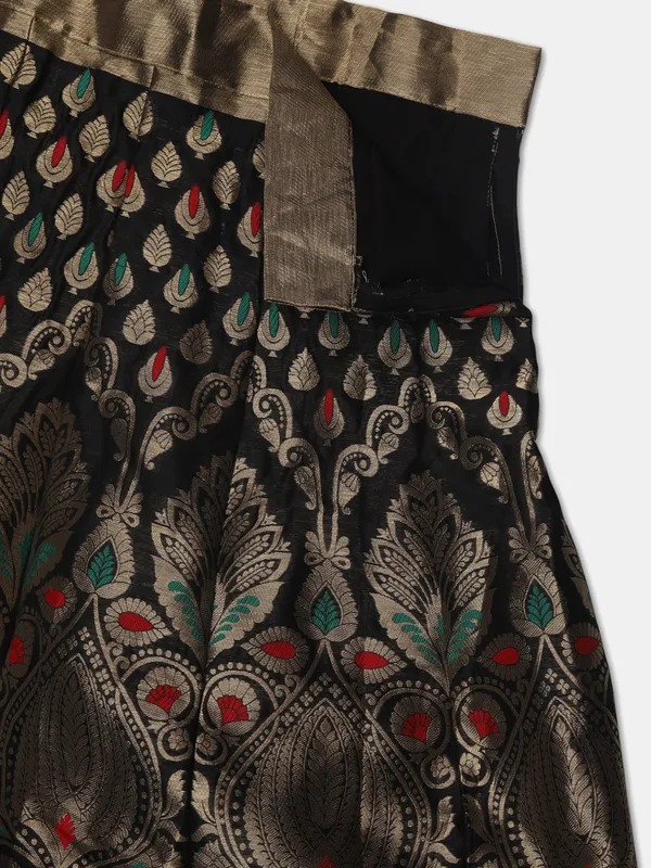 Black_Zari_Lehenga_Choli_With_Dupatta_For_Women