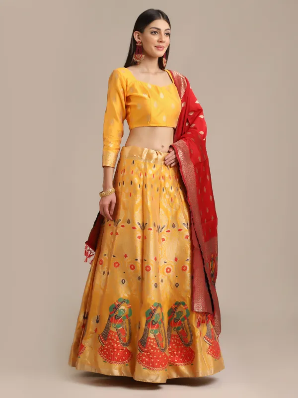 Yellow_Zari_Lehenga_Choli_With_Dupatta_For_Women