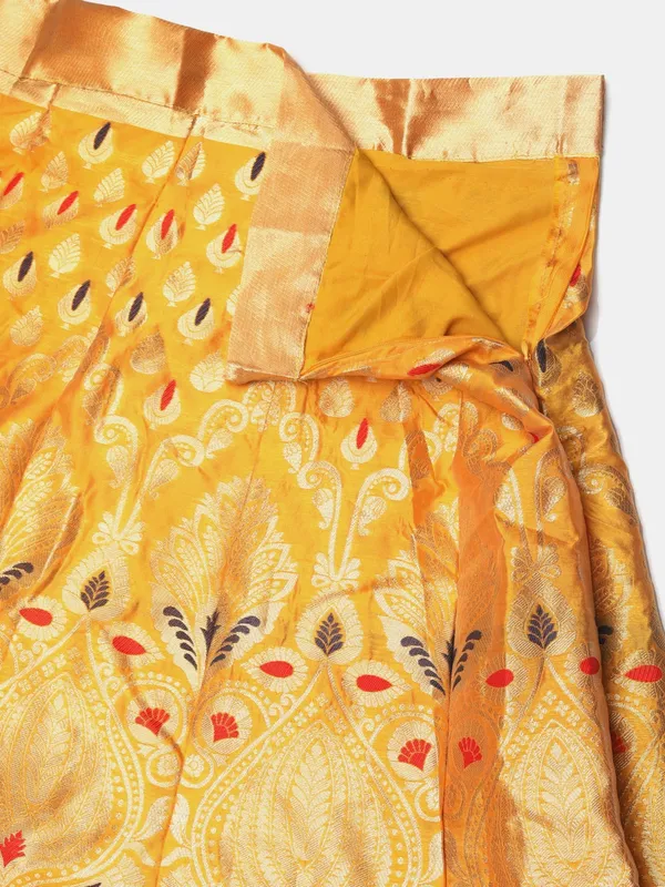 Yellow_Zari_Lehenga_Choli_With_Dupatta_For_Women