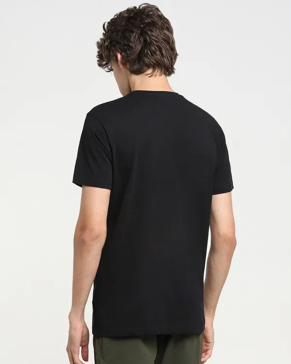 Black_Stylish_Classic_T-Shirt_For_Men