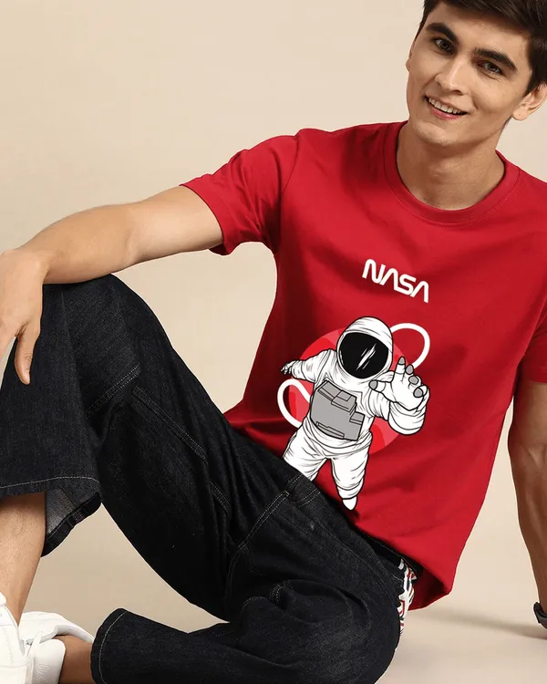Red_Premium_Classic_T-Shirt_For_Men