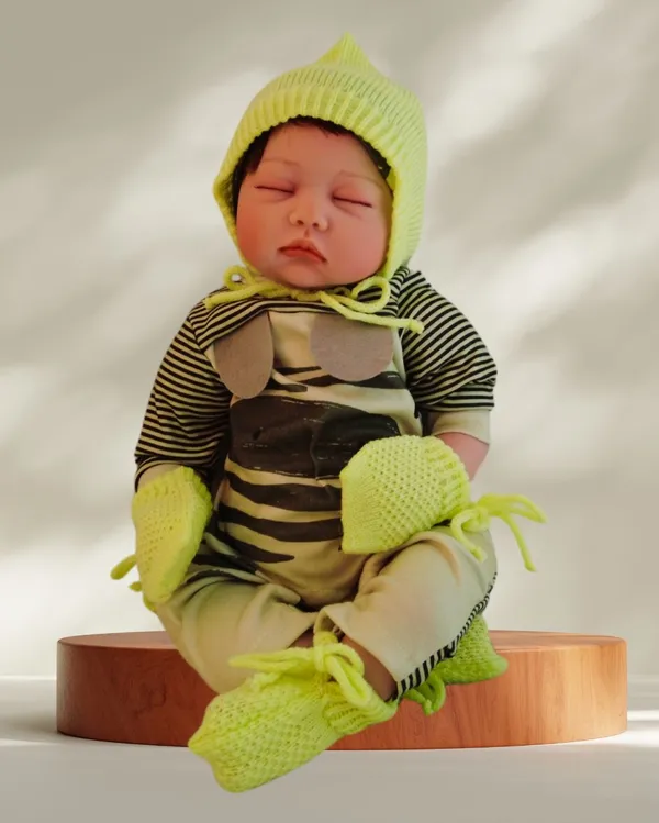 Yellow_Knitted_Woollen_Mittens,_Booties_&_Cap_Set_For_New_Born_Baby