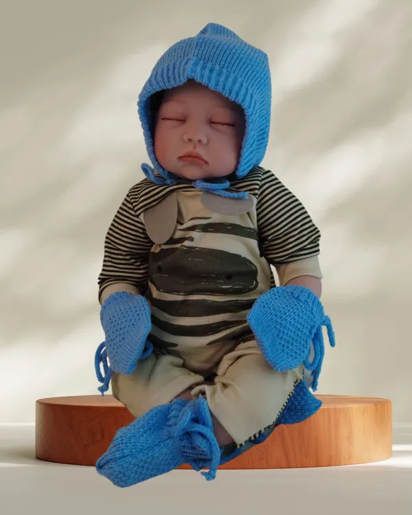 Blue_Knitted_Woollen_Mittens,_Booties_&_Cap_Set_For_New_Born_Baby