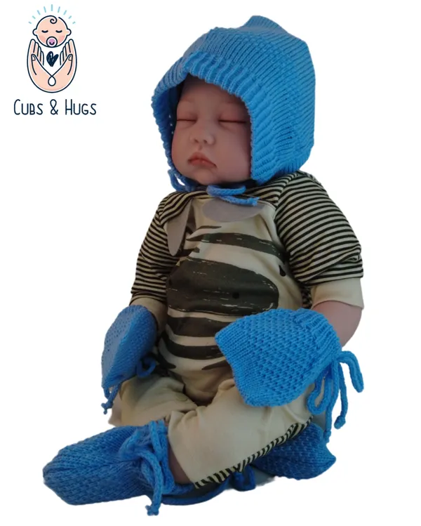 Blue_Knitted_Woollen_Mittens,_Booties_&_Cap_Set_For_New_Born_Baby