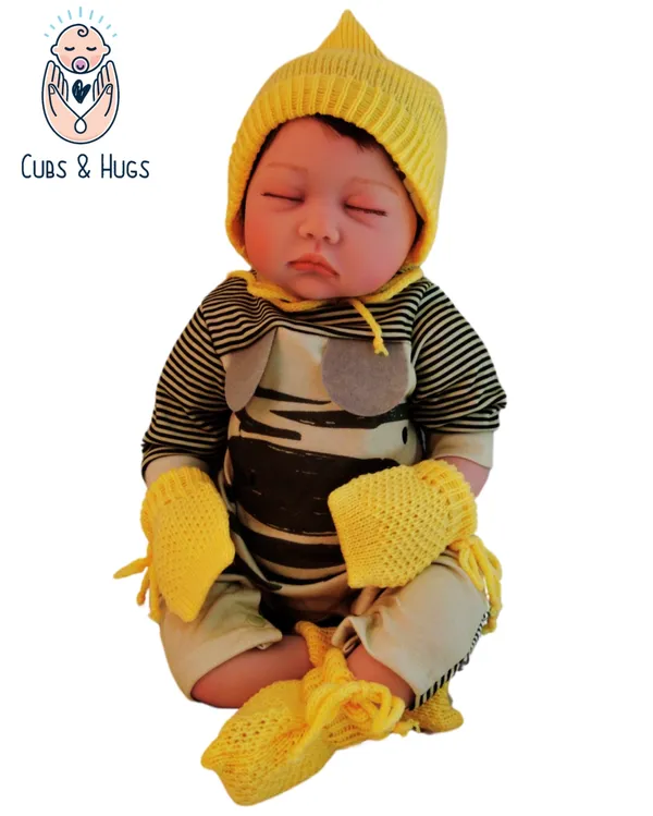 Yellow_Knitted_Woollen_Mittens,_Booties_&_Cap_Set_For_New_Born_Baby