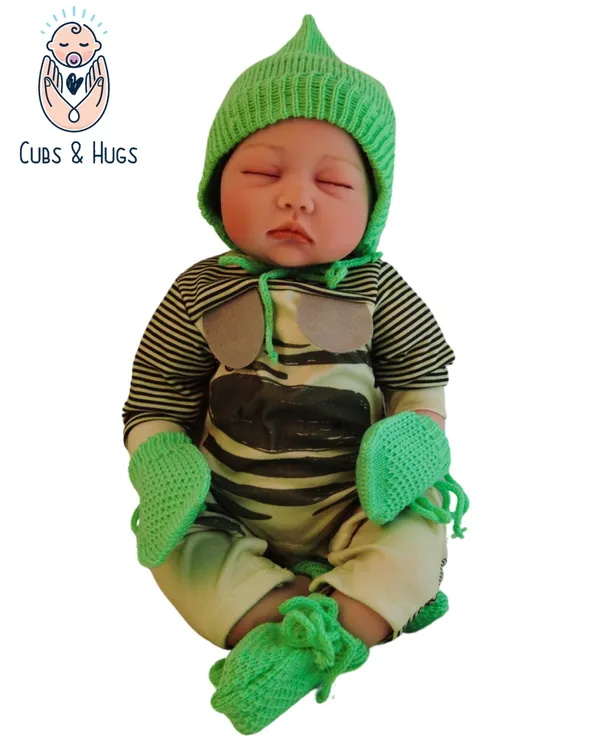 Green_Knitted_Woollen_Mittens,_Booties_&_Cap_Set_For_New_Born_Baby
