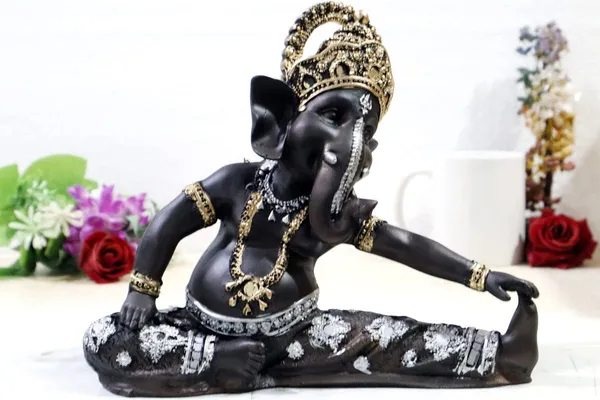 Handcrafted_Statue_Of_Sitting_Buddha_Idol_Showpiece_For_Home_Decoration