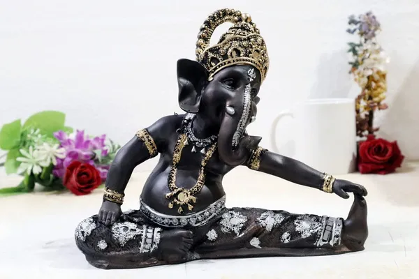 Handcrafted_Statue_Of_Sitting_Buddha_Idol_Showpiece_For_Home_Decoration
