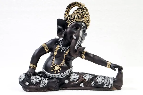 Handcrafted_Statue_Of_Sitting_Buddha_Idol_Showpiece_For_Home_Decoration
