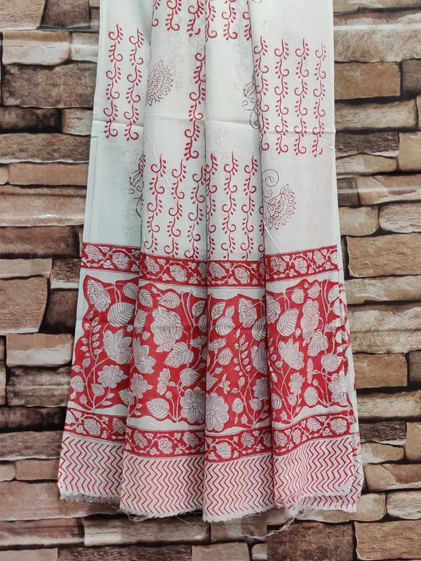 Hand_Printed_Red_Colour_Cotton_Suit_Set_With_Mulmul_Duptta