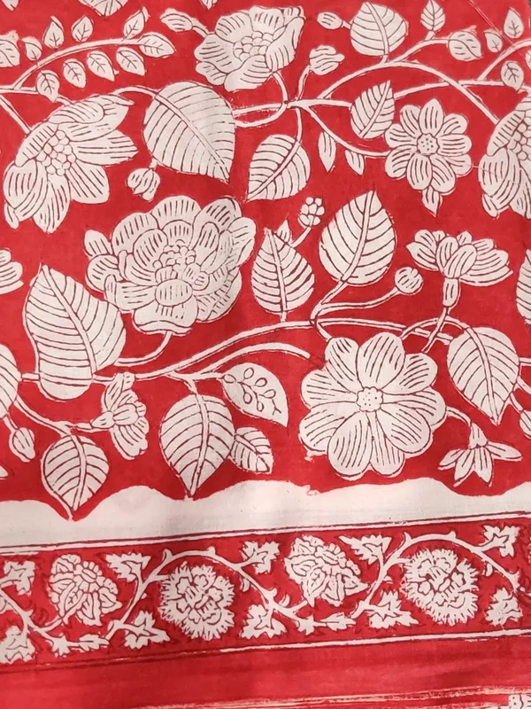 Hand_Printed_Red_Colour_Cotton_Suit_Set_With_Mulmul_Duptta