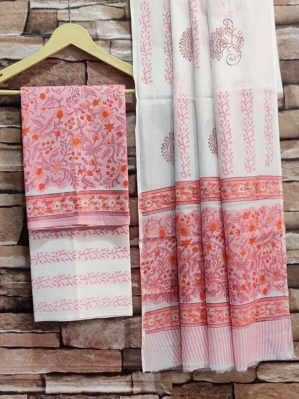 Hand_Printed_Peach_Colour_Cotton_Suit_Set_With_Mulmul_Duptta