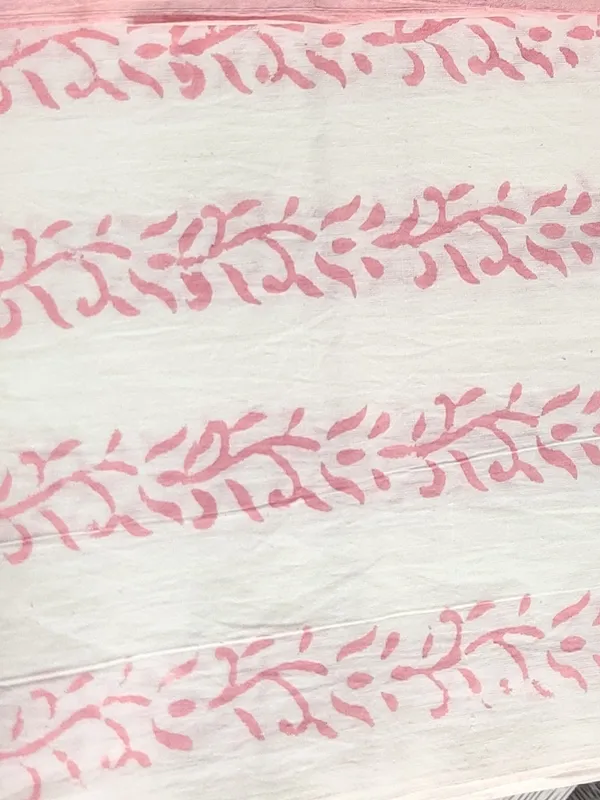 Hand_Printed_Peach_Colour_Cotton_Suit_Set_With_Mulmul_Duptta