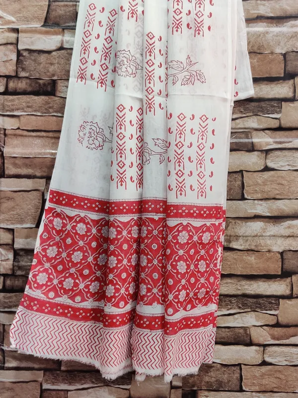 Hand_Printed_Cotton_Suit_Set_With_Mulmul_Duptta