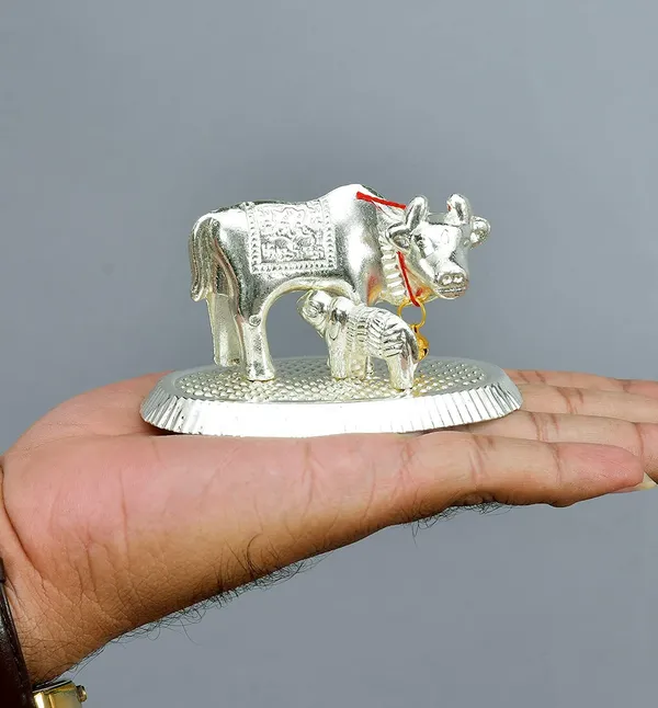 Silver_Metal_Kamdhenu_Cow_And_Calf_For_Home_Decor_And_Puja_Gift_Item_Decorative_Showpiece