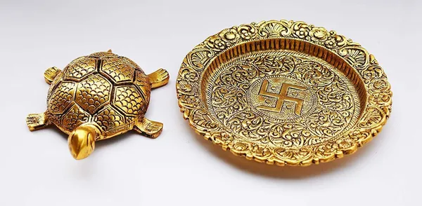 Golden_Metal__Feng_Shui_Tortoise_On_Plate_Showpiece_For_Good_Luck_Decorative_Showpiece