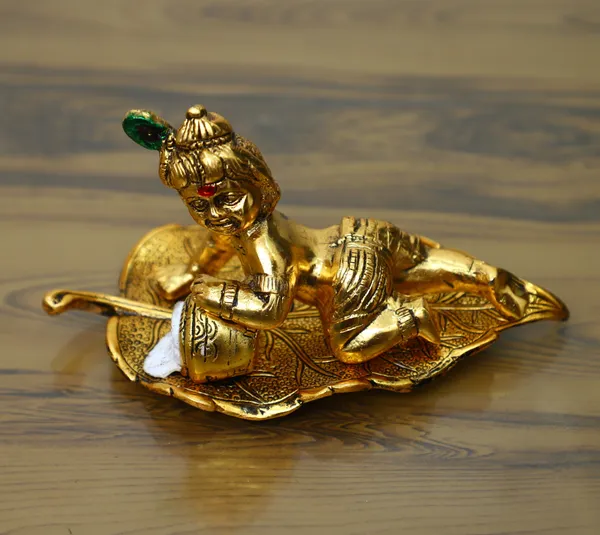 Golden_Metal_Krishna_Sitting_On_Leaf_Makhan_Chor_For_Gift_And_Pooja_For_Home_And_Office_Decorative_Showpiece