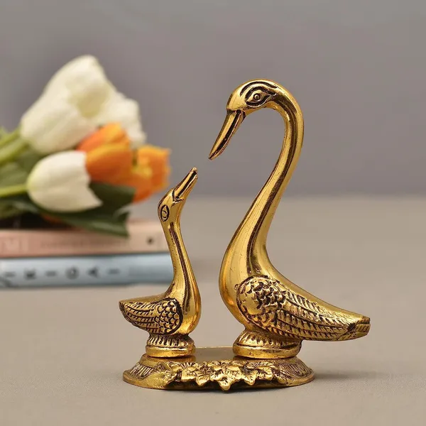 Golden_Metal_Pair_Of_Kissing_Duck_Love_Bird_Metal_Gift_Item_For_Living_Room_Decorative_Showpiece