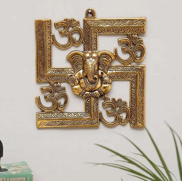 Golden_Metal_Ganesh_Placed_On_Swastik_Idol_Decorative_Showpiece