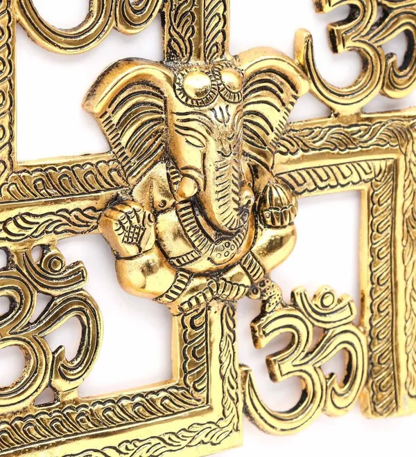Golden_Metal_Ganesh_Placed_On_Swastik_Idol_Decorative_Showpiece