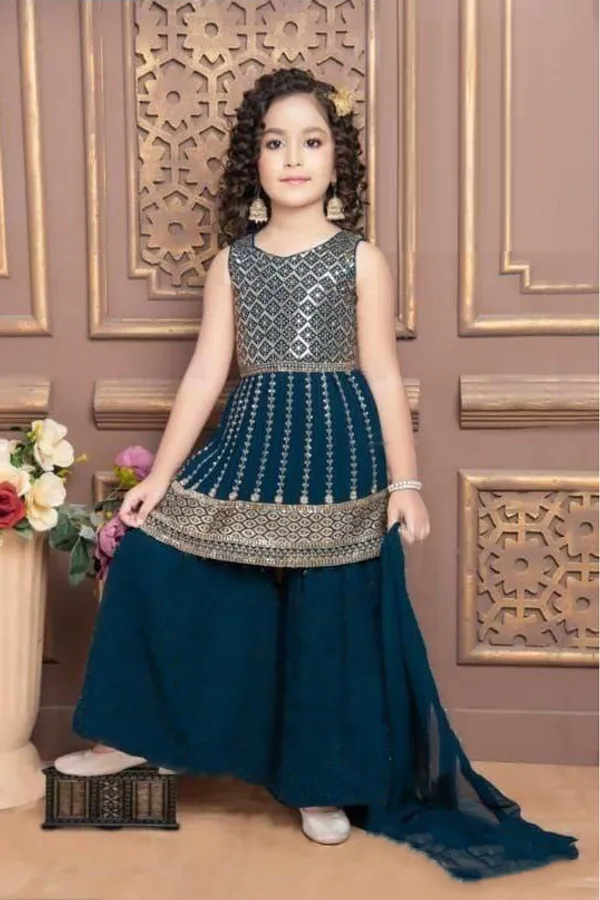 Trendy_Fashionable_Kurta_With_Bottom