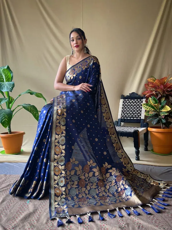 Navy_Blue_Banarasi_Silk_Floral_Saree_With_Unstitched_Blouse_Piece_For_Women