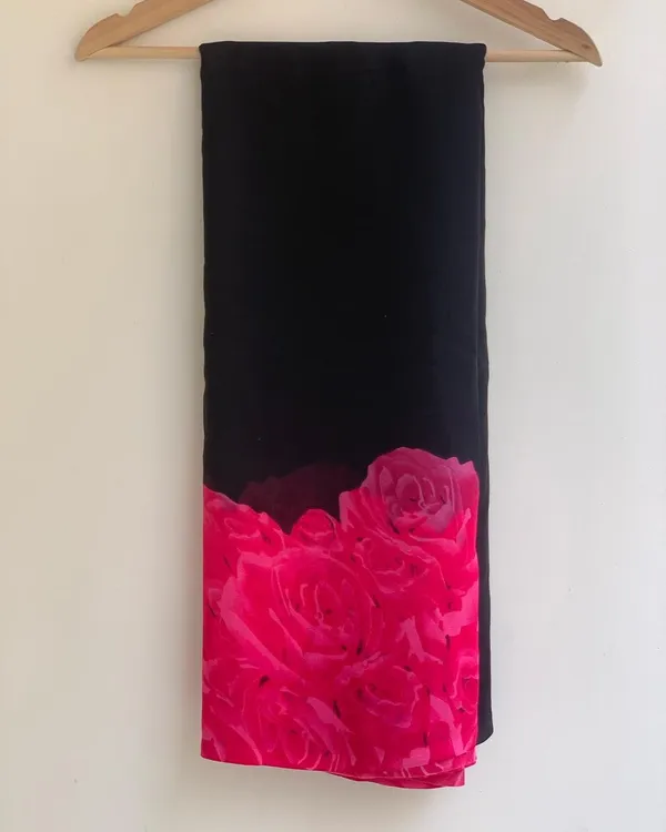 Black_Smooth_Georgettee_Floral_Border_Printed_Saree_For_Women